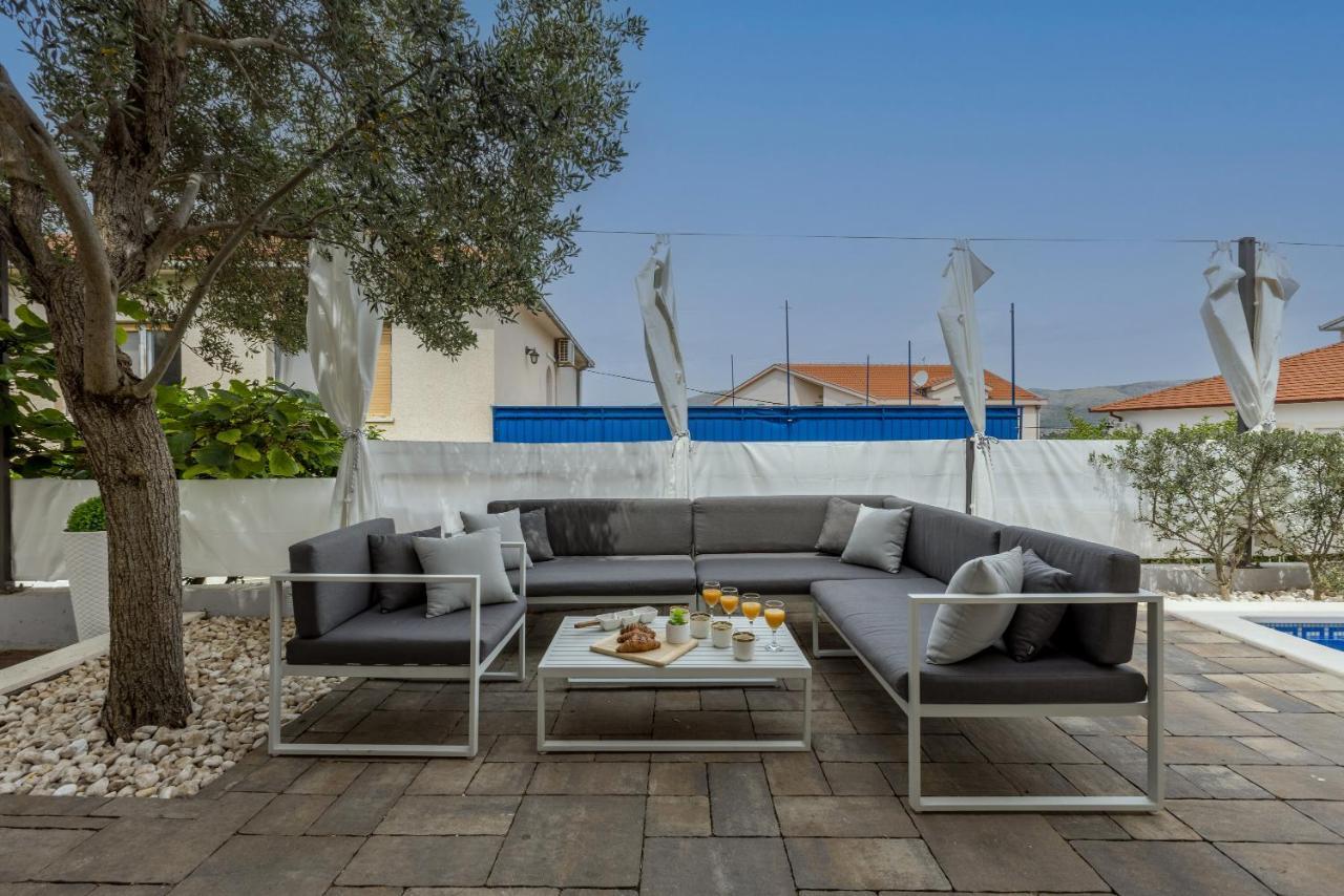 טרוגיר Villa Costa Blu With Pool By The Sea מראה חיצוני תמונה